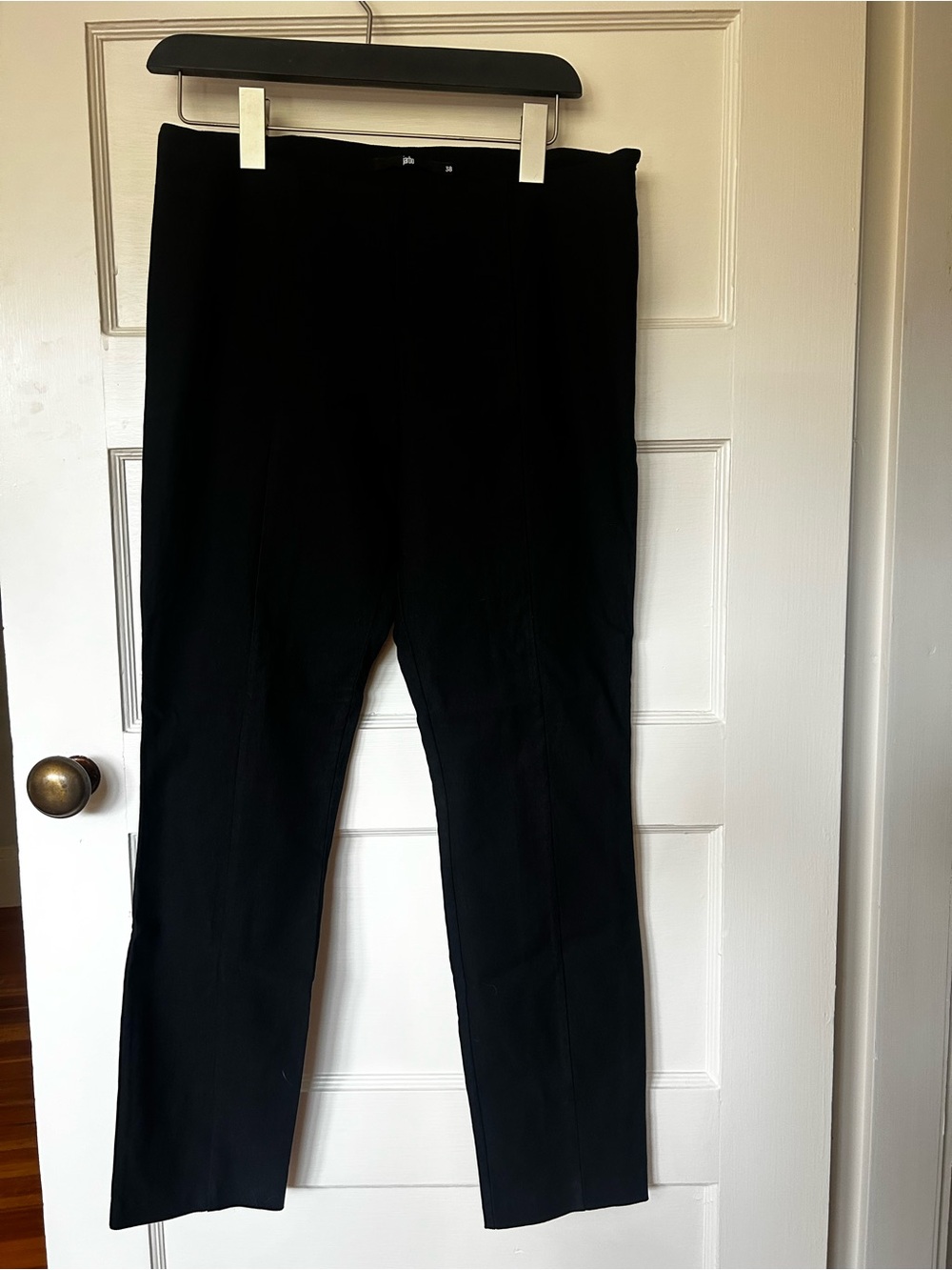 Jarbo Black Ankle Pants with Audrey Hepburn vibe